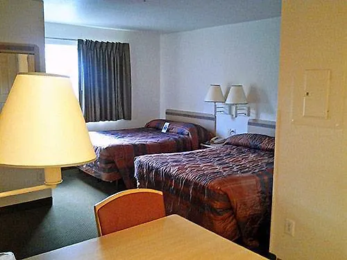 Studio 6 Charlotte Airport Hotel